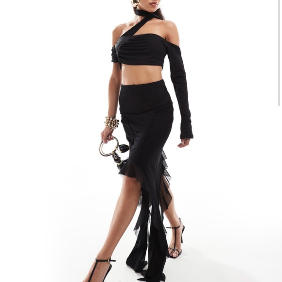 Murci Asymmetric top and thigh split ruffle edge maxi skirt set - Picture 2 of 10